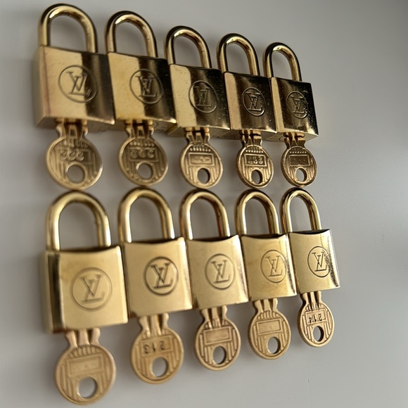 Louis Vuitton Lock & Key 200 Series in Mint Condition- Price is per Lock & Key - Picture 3 of 5